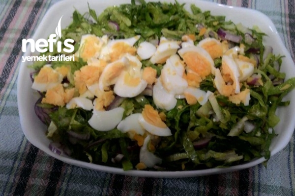 Yumurtalı Marul Salatası