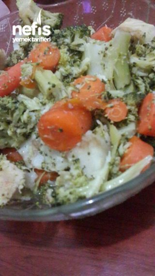 Brokoli Sevdirme Salatası