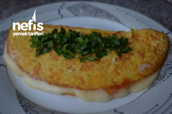 Patatesli Kaşar Peynirli Omlet