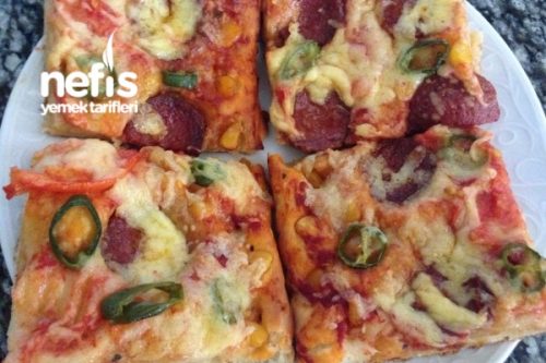Gerçeği Aratmayan Ev Yapımı Pizza Tarifi