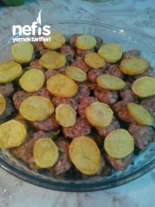 Fırında Patatesli Patlıcanlı Köfte