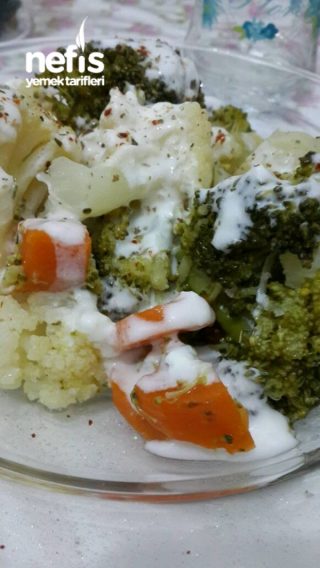 Brokoli Karnabahar Ve Havuç Üçlüsü
