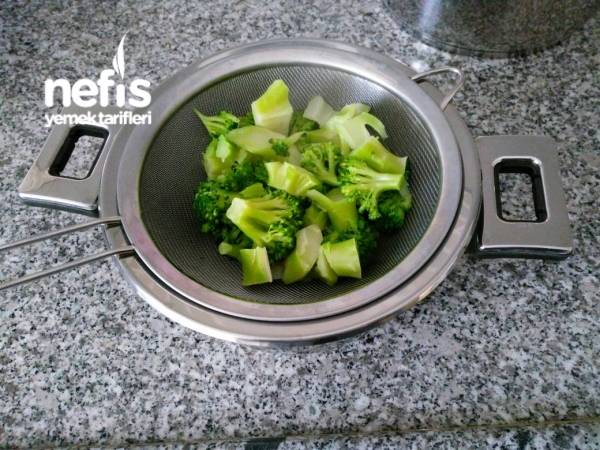 En Sağlıklı Brokoli Salatasi