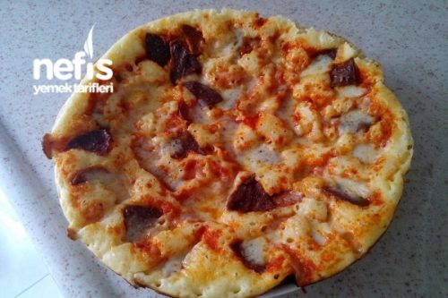 15 Dakikada Tavada Nefis Pizza Tarifi