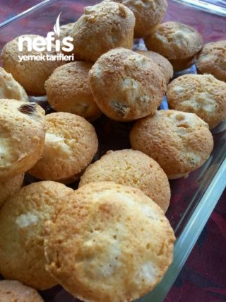 Kuru Kayısılı Hindistan Cevizli Mini Top Kekler