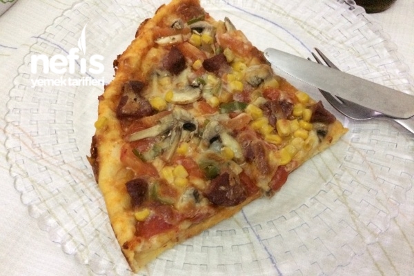 Bol Malzemeli Karışık Pizza Nefis Yemek Tarifleri 2693438
