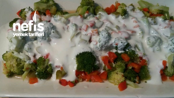Brokoli Salatası (yoğurtlu nefis)