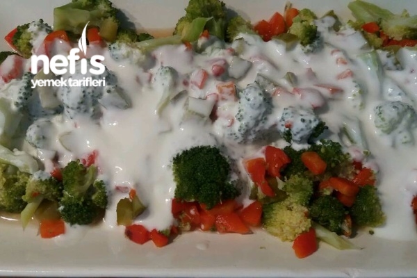 Brokoli Salatası (Yoğurtlu Nefis)