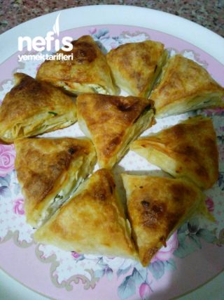 Kolay Üçgen Börek