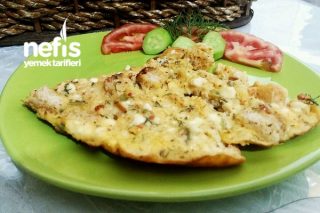 Ekmekli Omlet (Bayat Ekmek Değerlendirme) Tarifi