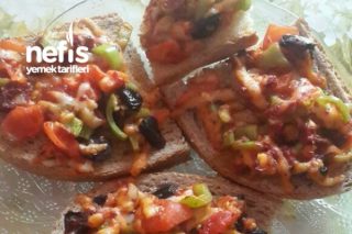 Buğday Ekmeğine Mini Pizza Tarifi