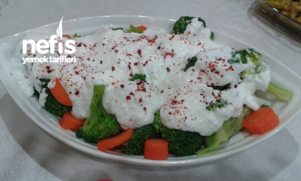 Yogurtlu Brokoli Salatası