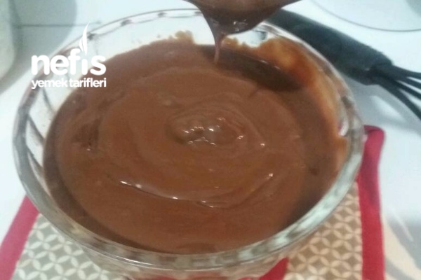 Az Malzemeli Çikolata Sosu Nefis Yemek Tarifleri