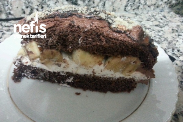 Çikolatalı Muzlu Yaş Pasta (Pastane pastam) Nefis Yemek Tarifleri