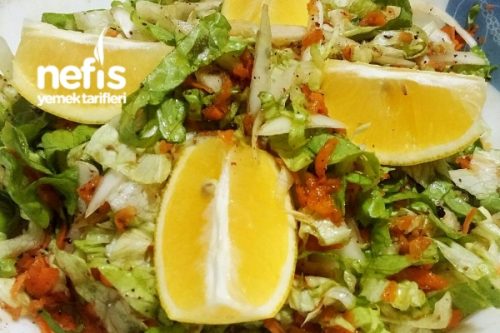 Soğanlı Marul Ve Havuç Salatası (Lahmacun Yanında) Tarifi