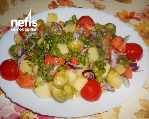 Bruksel Lahanalı Karışık Salatası