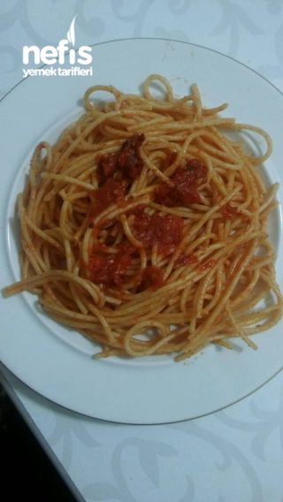 Spagetti (domates Soslu)