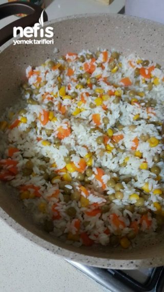 Tereyağlı Sebzeli Pirinç Pilavı