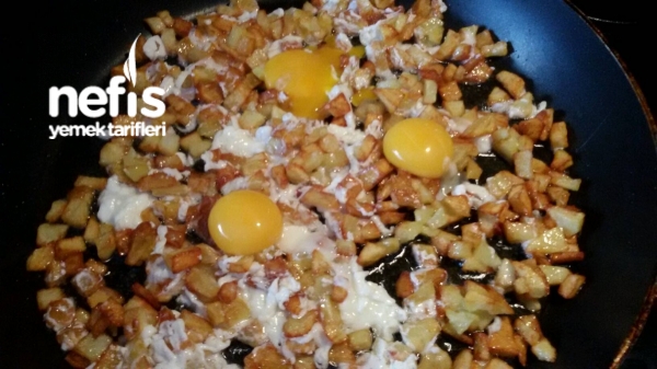 Kahvaltıda Yumurtalı Patates