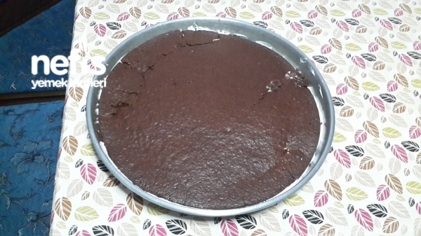 Çikolata Soslu Kremalı Kek