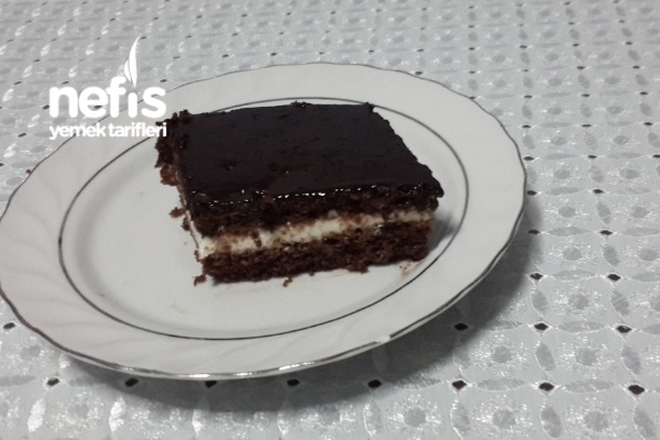 Çikolata Soslu Kremalı Kek Nefis Yemek Tarifleri 2845109