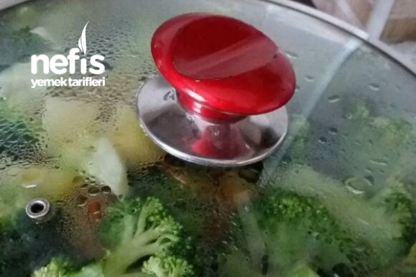 mantı tadında   Brokoli Salatası (tavada pişen )