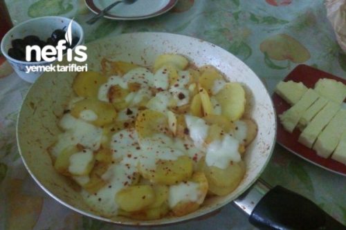 Kahvaltıya Kaşarlı Patates Dilimleri Tarifi