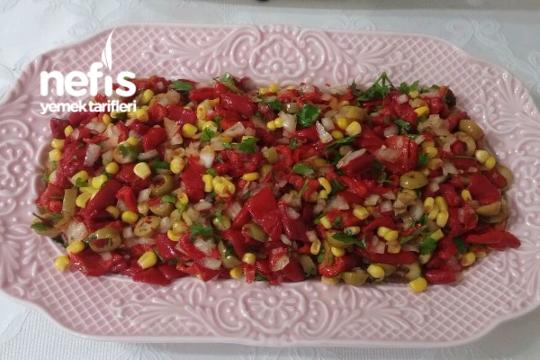 Mısırlı Zeytinli Köz Biber Salatası