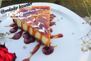 Karemel Soslu Cheesecake Tarifi