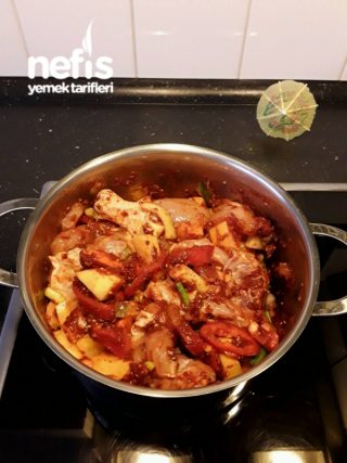 2. Baharatlı Tavuk – Kore Mutfağı