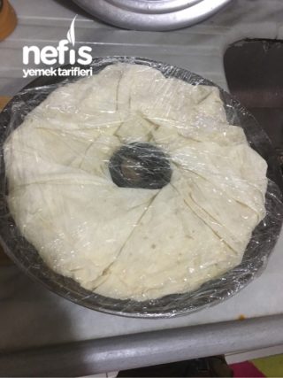Makarnalı Kek Şeklinde Börek