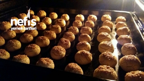 Ağızda Dağılan Minik Tuzlu Kurabiye Nefis Yemek Tarifleri