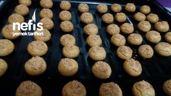 Ağızda Dağılan Minik Tuzlu Kurabiye Nefis Yemek Tarifleri