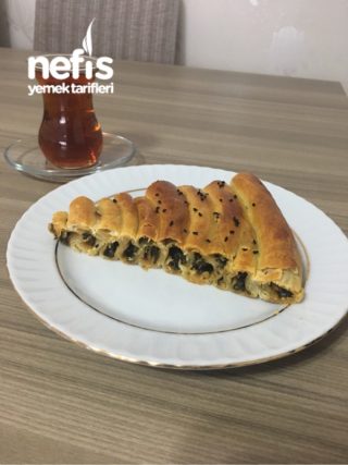 El Açması Ispanaklı Peynirli Börek