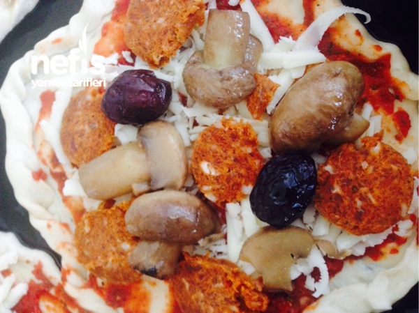Tek Kişilik Milföy Pizza Nefis Yemek Tarifleri