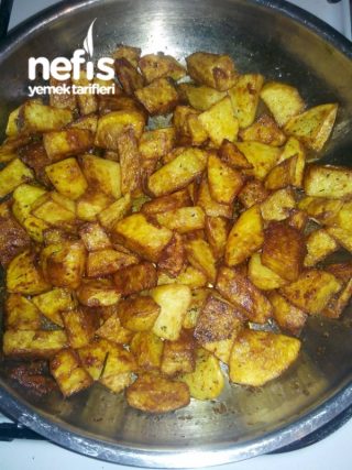 Kahvaltıya Salçalı Patates (pratik)
