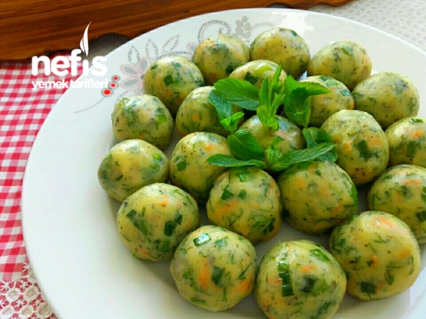 Top Şeklinde Patates Salatası