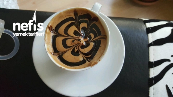 Kahve Severler Buraya” Şık Görünümlü Kahve Burada “