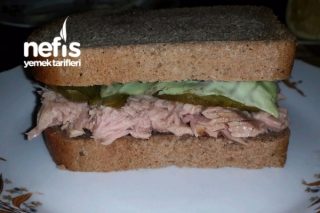 Ton Balıklı Sandviç (Hem Pratik Hem De Sağlıklı Bir Öğle Yemeği) Tarifi