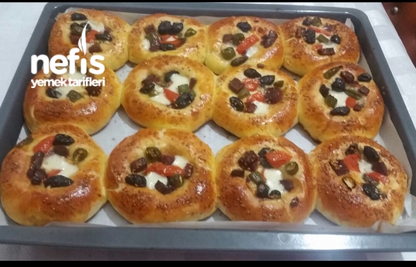 Muhteşem Pastane Usulü Pizza Nefis Yemek Tarifleri