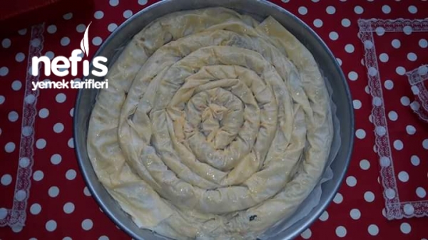 Ispanaklı Katlı Börek Nefis Yemek Tarifleri