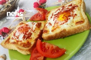 Kahvaltıya Yumurtalı Ve Kaşarlı Ekmek (Kahvaltılık Pizzacıklar 4) Tarifi
