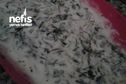 Yoğurtlu Ispanak Salatası Tarifi Videosu Yoğurtlu Ispanak Salatası Tarifi Videosu