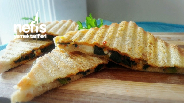 Kahvaltilik Ispanaklı Kaşarlı Borek Tadinda Tost