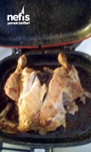 Fırında Pişmiş Görünümlü Tavada Tavuk