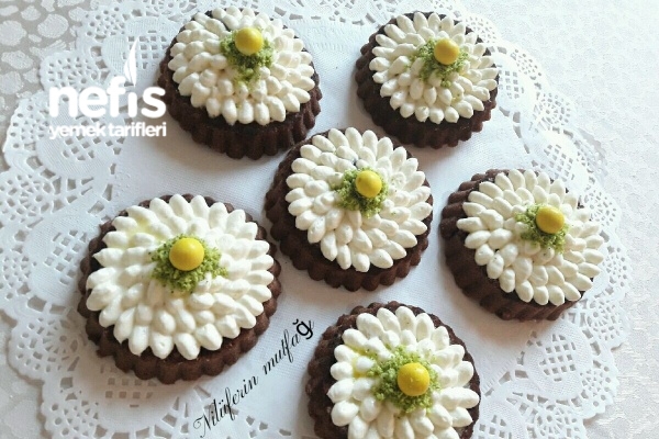 Kakaolu Mini Tart Kekler (Krem Şantili) Nefis Yemek Tarifleri