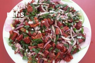 Kuru Domates Salatası (Yok Böyle Bir Lezzet) Tarifi