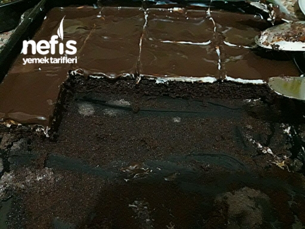 Çikolata Soslu Kremalı Kek