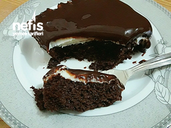 Çikolata Soslu Kremalı Kek Nefis Yemek Tarifleri 3160534