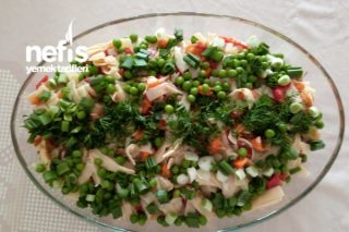 Patlıcanlı ve Kapya Biberli Erişte Salatası Tarifi